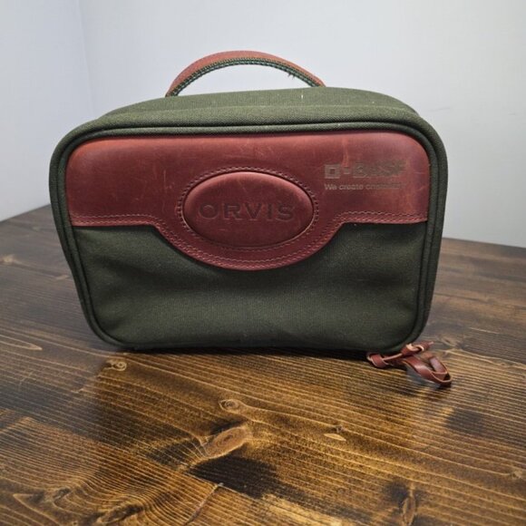 ORVIS BATTENKILL HANGING TRAVEL KIT, CANVAS AND LEATHER - Picture 6 of 13